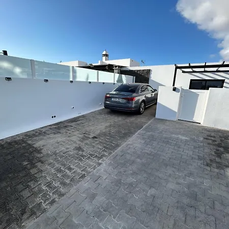 Casa Atilana Luxe Con Piscina Climatizada Privada,aire Acondicionado,terraza Privada E Independiente,wi-fi * Playa Blanca (Lanzarote)