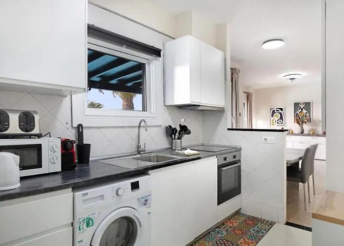 Dom wakacyjny Casa Atilana Luxe Con Piscina Climatizada Privada,aire Acondicionado,terraza Privada E Independiente,wi-fi Playa Blanca (Lanzarote)